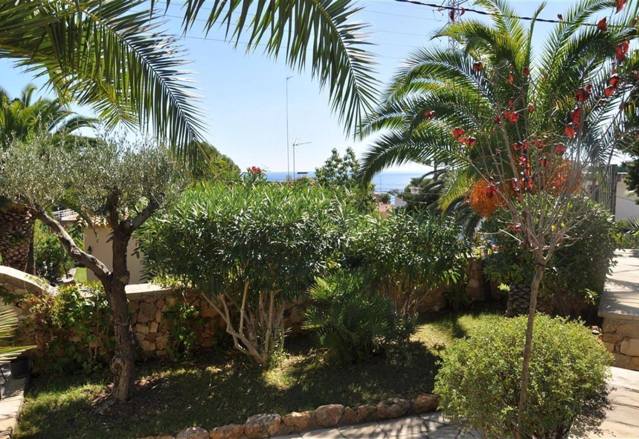 Villa Besides The Sea - 3 Bedrooms *