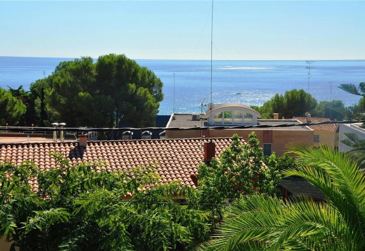 Besides The Sea - 3 Bedrooms Villa *