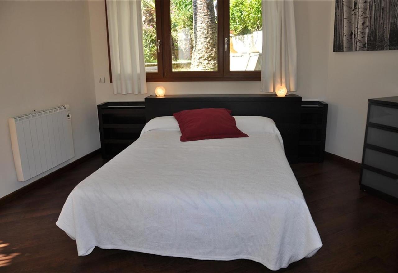 Besides The Sea - 3 Bedrooms Villa *
